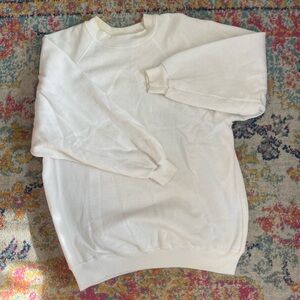 Hane’s Crew Neck White Sweatshirt